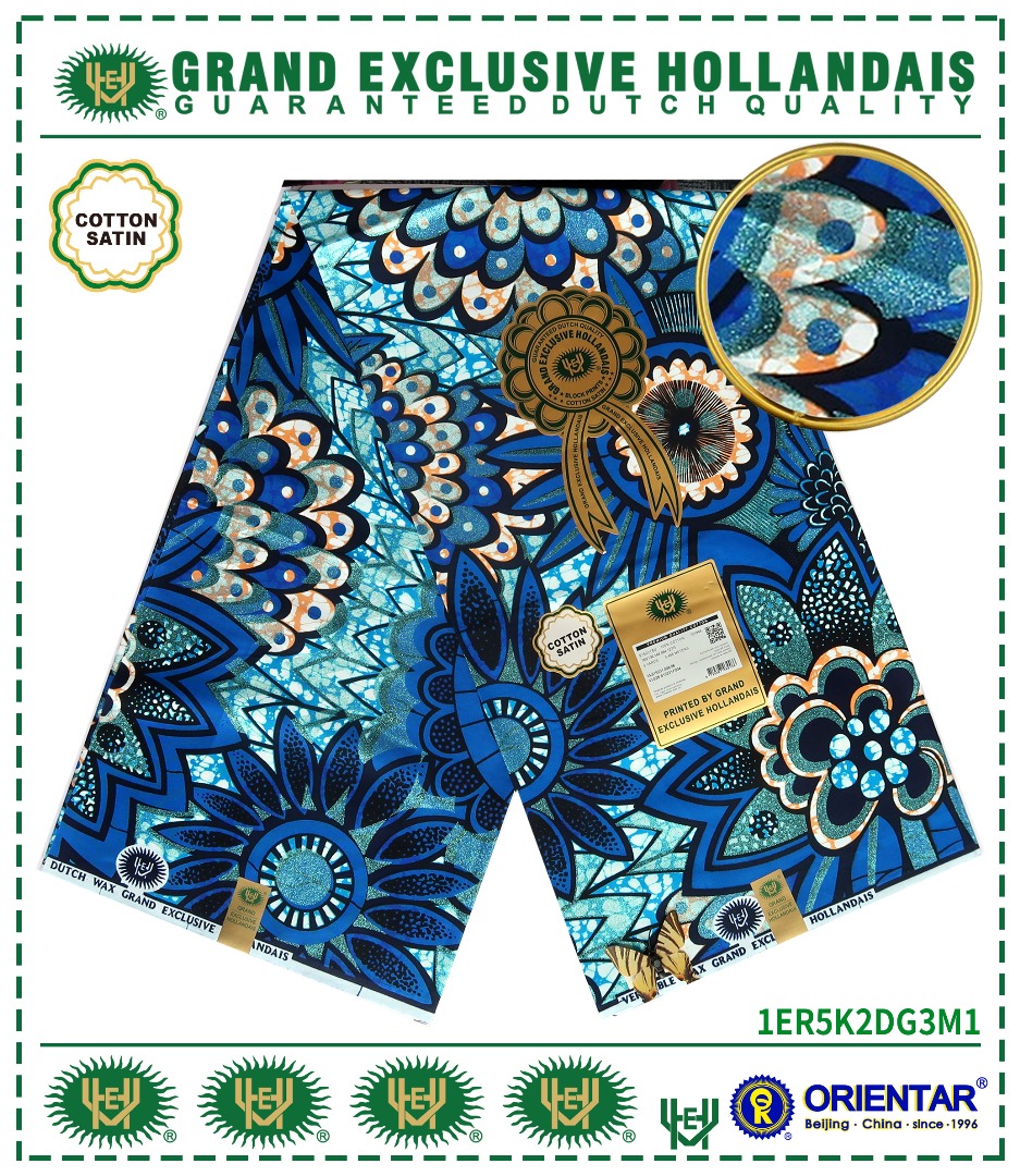 Tissu en Satin de Coton – Motif Floral Bleu